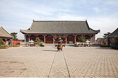 《黄金偶像的崛起》11月登陆多平台 侦探名作续篇